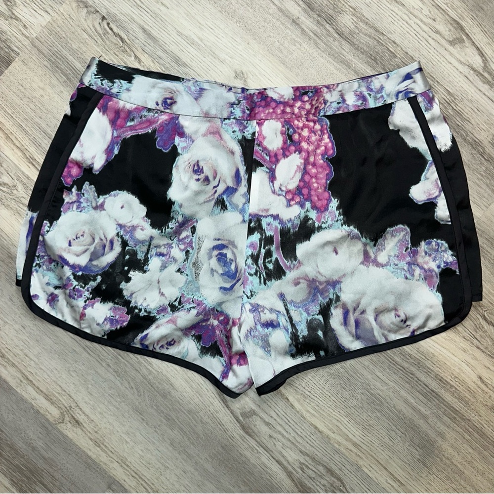 💝I 🤍 Ronson Silky Black Floral Dressy NWT Shorts Size 12
